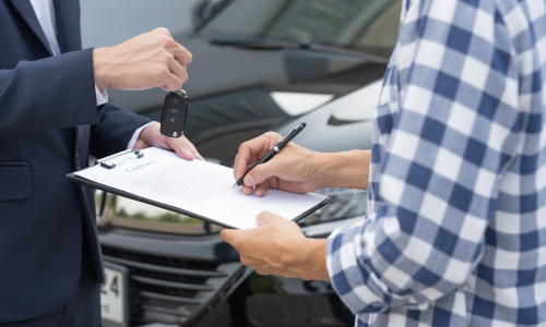 ¿Quién paga los desperfectos al devolver un coche de renting?